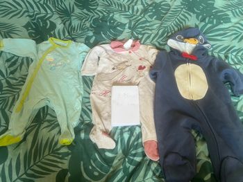 Lot de 3 grenouillères taille 3 mois (prix à l’unité )