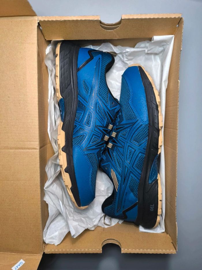 Baskets Asics gel venture 8 portées une fois neuves avec boîte pointure 44 - photo numéro 2