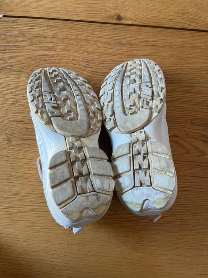 Basket Fila taille 38 couleur blanc état satisfaisant - photo numéro 8