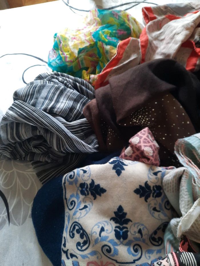 Lot foulards/écharpes - photo numéro 2