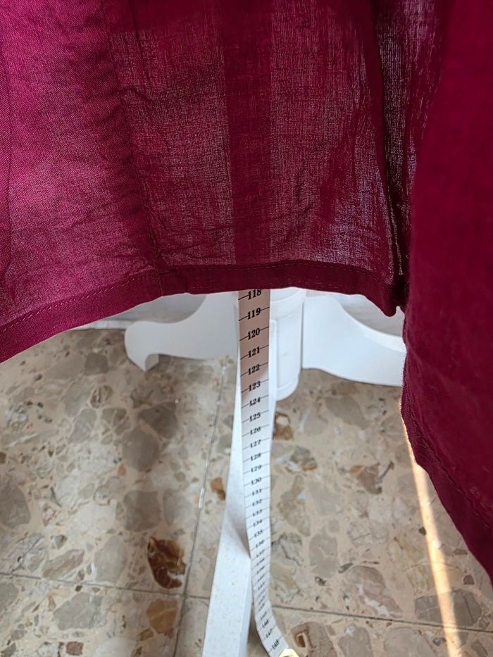 Robe,rose/bordeaux, en excellent état, en coton,encolure et partie basse en crochet, largeur d'épaule 33cm, largeur sous bras 44cm, longueur 118cm,marque Bleu Bonheur =8€Robe,rose/bordeaux, en excellent état, en coton,encolure et partie bas - photo numéro 5