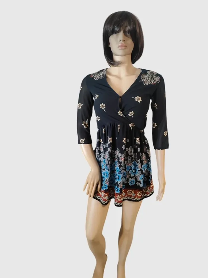 Robe mini Bershka noire T.36 - Imprimé floral - Très bon état - photo numéro 2