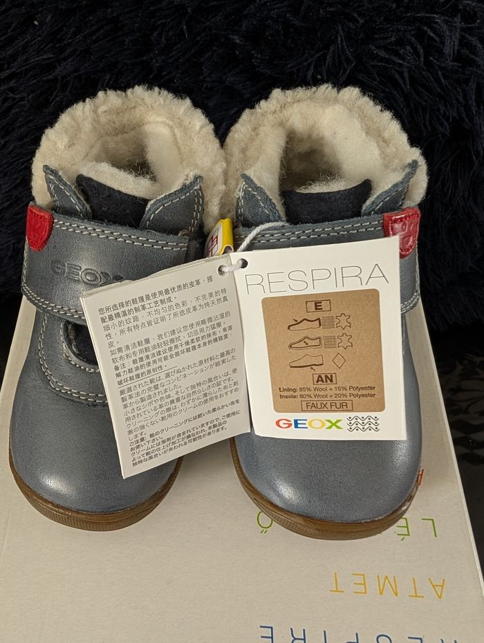 Chaussures d'hiver garçon. En cuir et autre cuir. Chaudes. Taille 21. Neuf. Geox - photo numéro 3