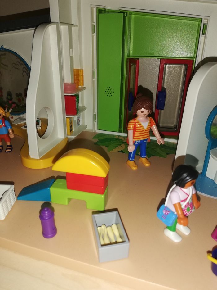 Centre de loisirs et crèche playmobil - photo numéro 5