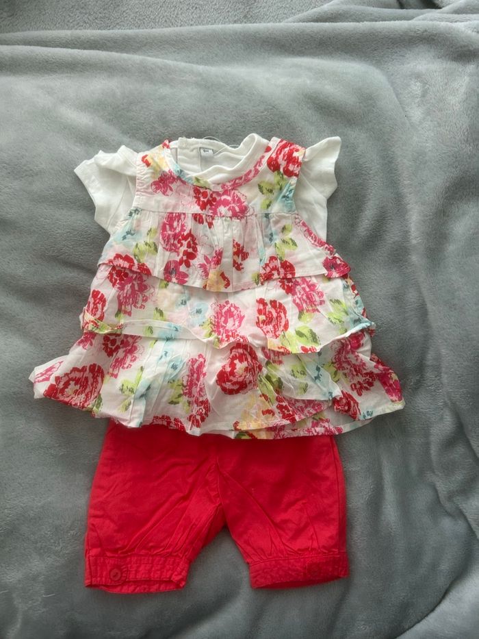 Ensemble bébé fille neuf 6 mois