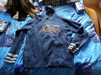 Pull marine à capuche taille L