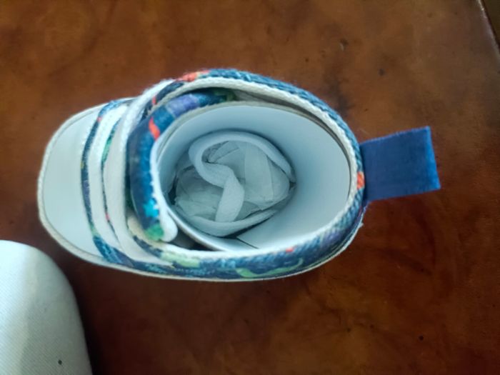 Chaussures souples dinosaures neuves - photo numéro 3