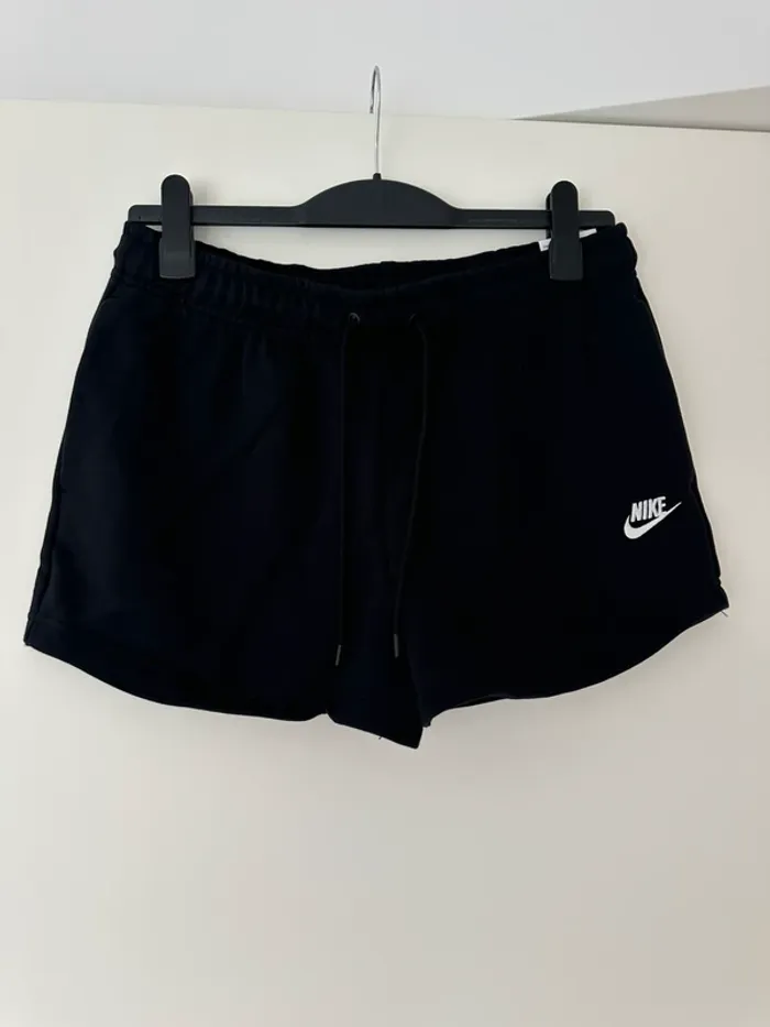 Nike short noir taille M pour femme neuf