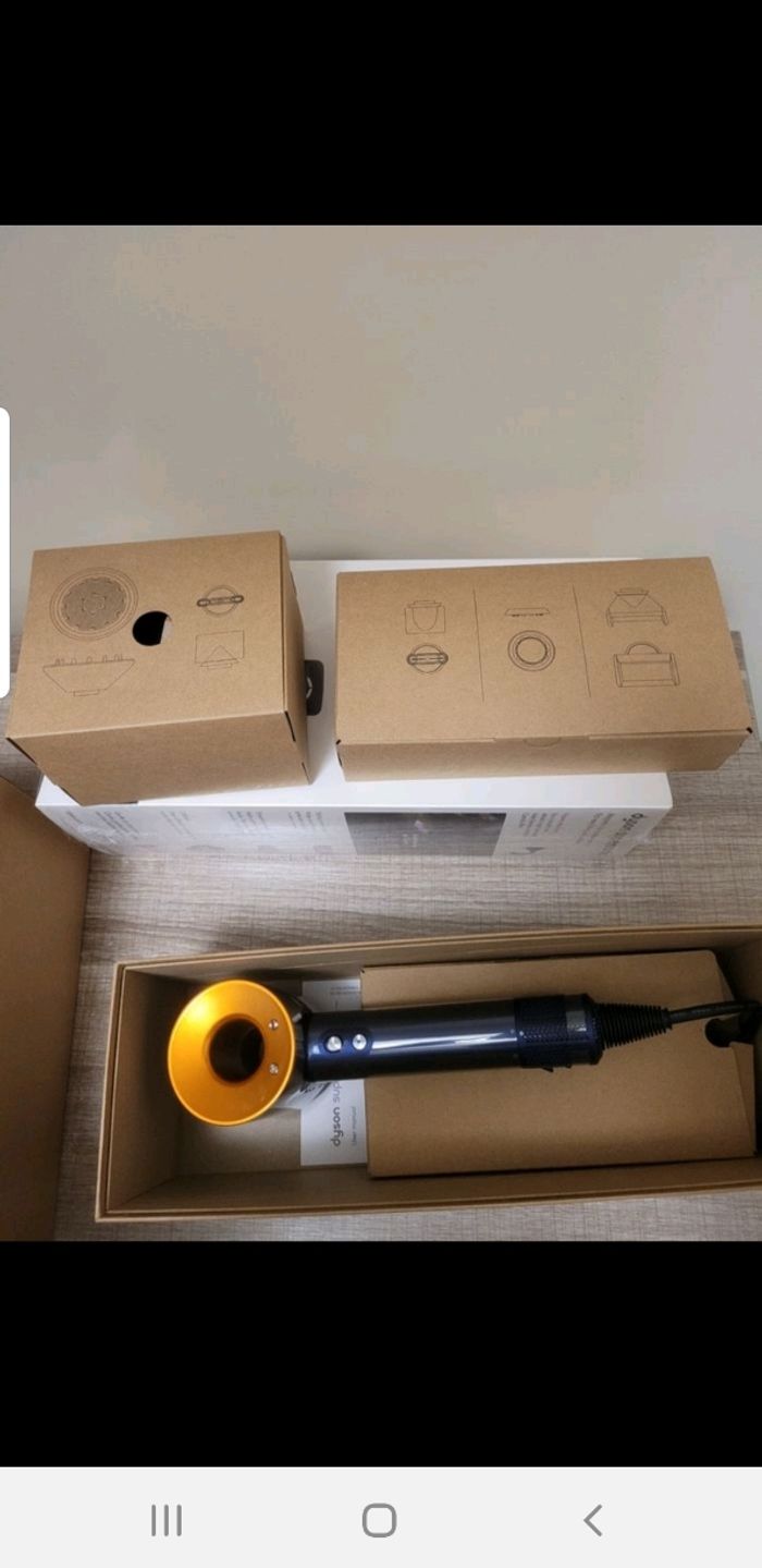 Sèche-cheveux supersonic Dyson - photo numéro 4