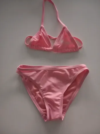 Bikini rose in extenso
