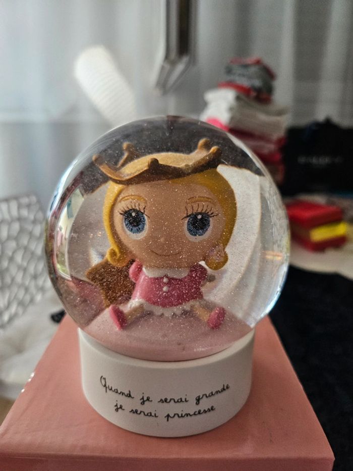 Belle boule à neige Quand je serai grande - photo numéro 3