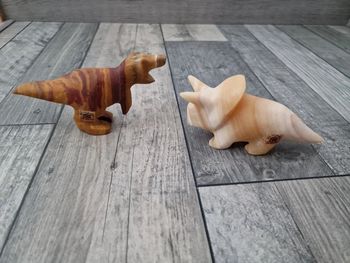 Lot de 2 figurines dinosaure