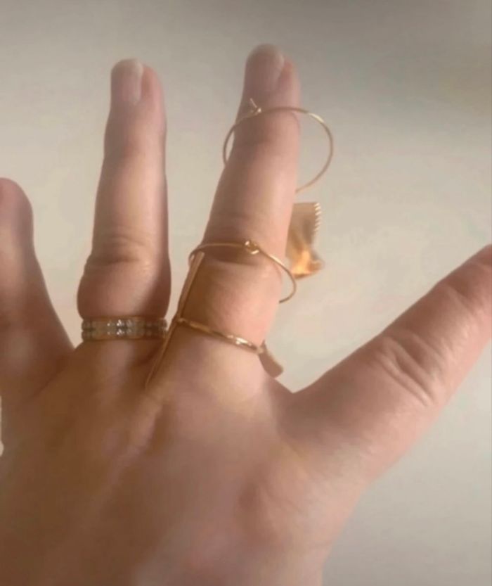 Boucles d’oreilles pendantes NEUVES pour femme 🌙 forme demi-lune couleur doré - photo numéro 8