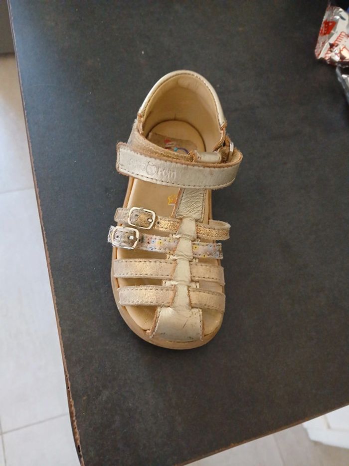 Chaussure taille 23 - photo numéro 8