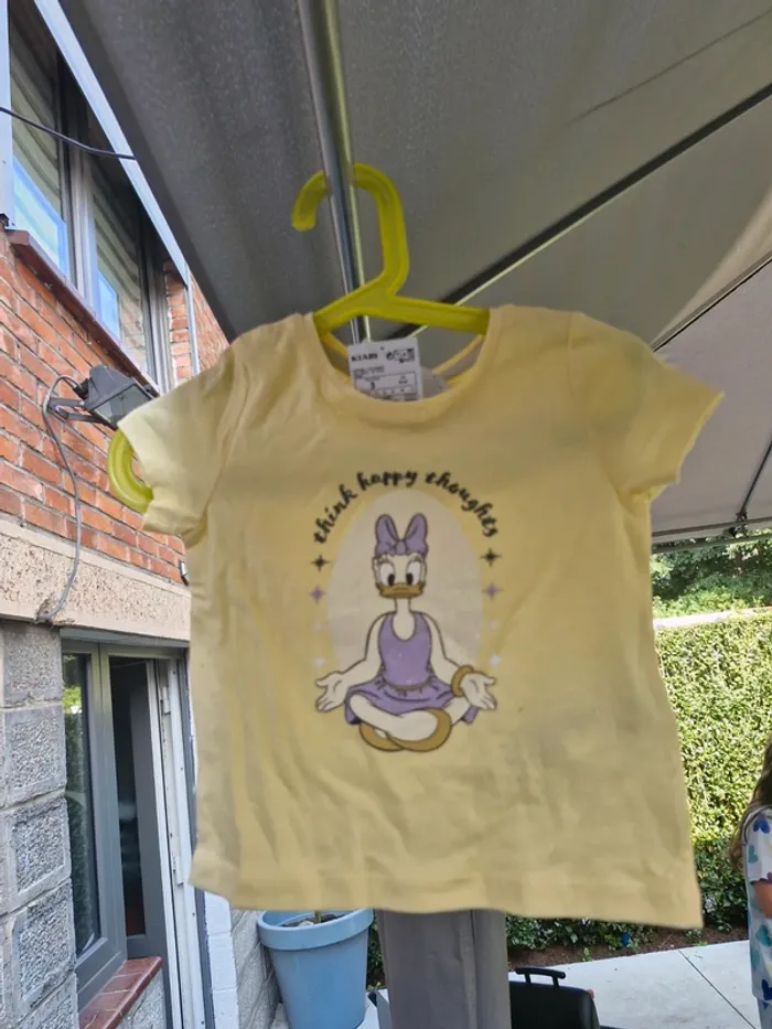 👧T-shirt jaune •bébé • Daisy Duck - photo numéro 5