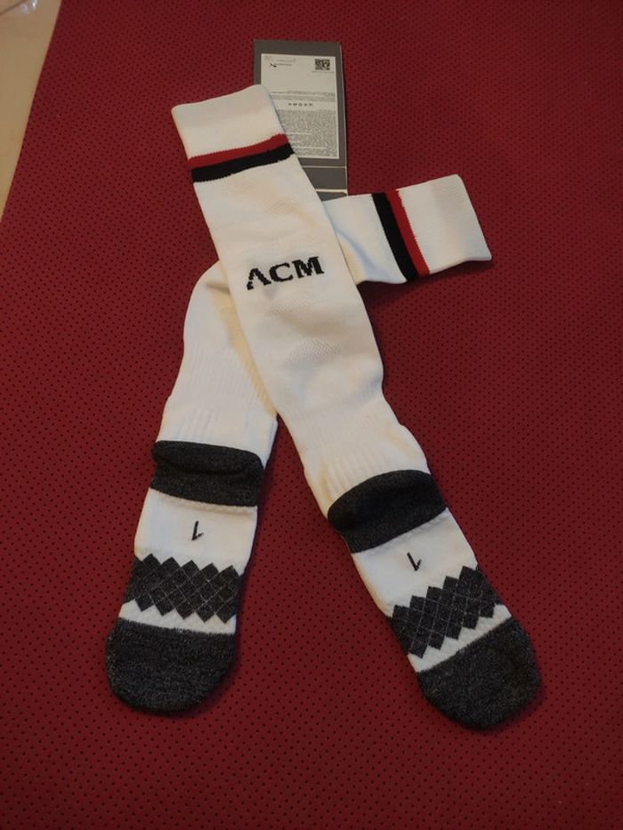 Chaussettes de foot Milan AC, Puma Authentique Officiel taille 31/34, Neuf