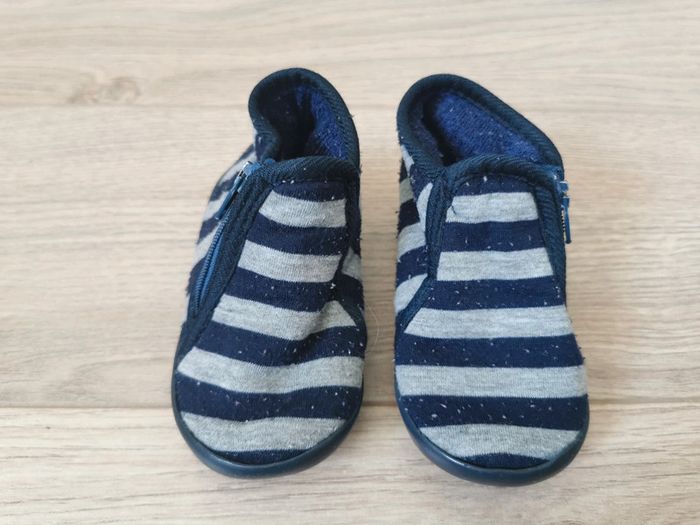 Chaussons taille 20 - photo numéro 2