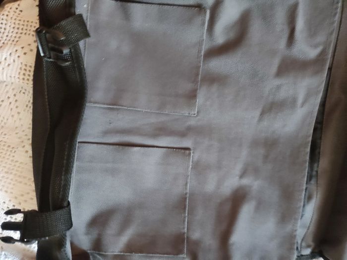 cartable gris et noir - photo numéro 4