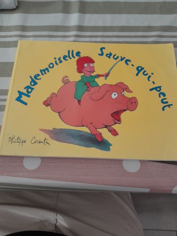 Livre mademoiselle sauve-qui-peut