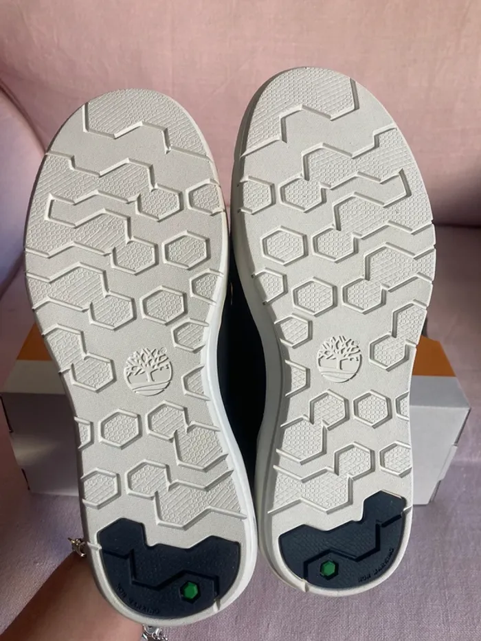 Timberlande baskets en cuir bleu marine bleu foncé blanche lacets taille 34 - photo numéro 3
