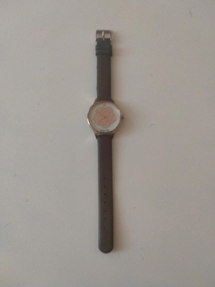 Montre femme - photo numéro 2