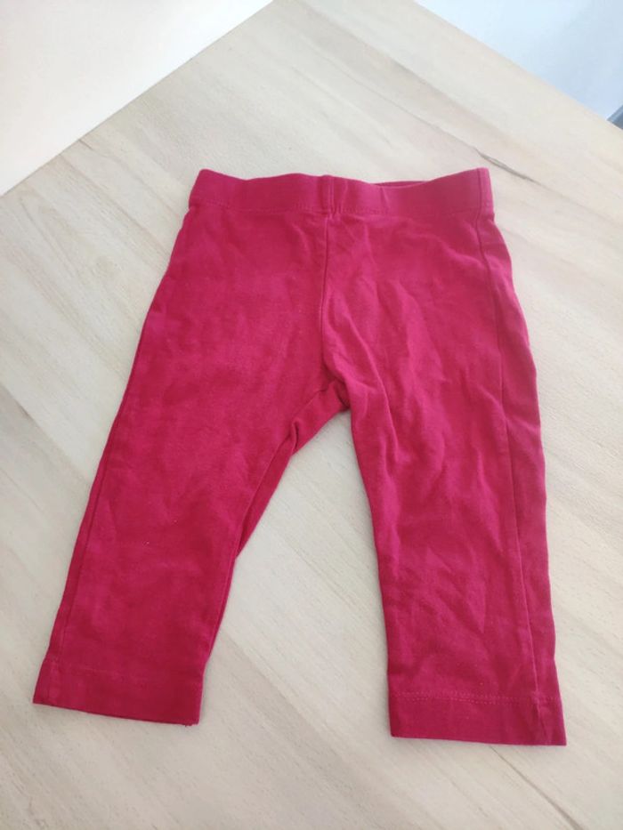 Lot 3 leggings et un gilet 12 mois - photo numéro 3