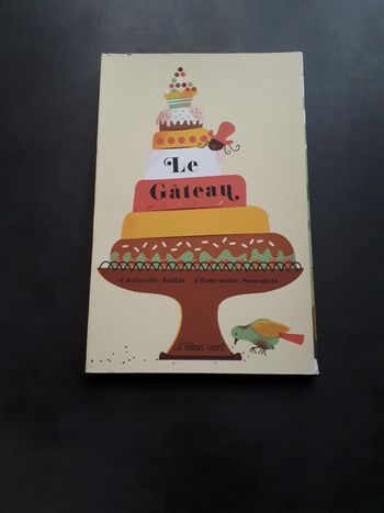 Livre original qui se déplie le gâteau