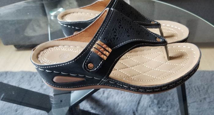 Sandales Compensées Etat Neuf - photo numéro 4