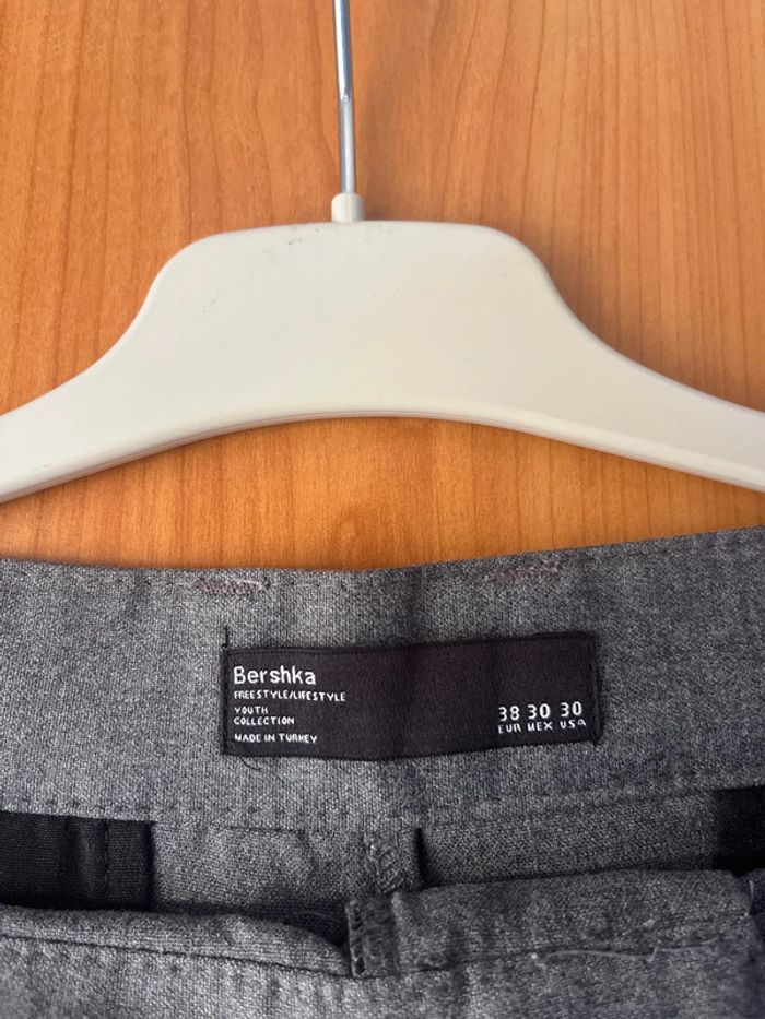 Pantalon à pince gris et blanc Bershka 38 - photo numéro 4