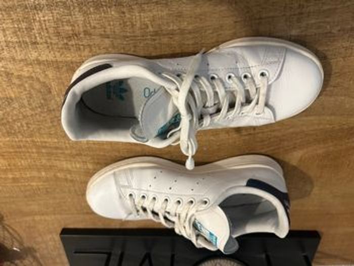 Stan Smith Adidas blanche et bleue - photo numéro 5