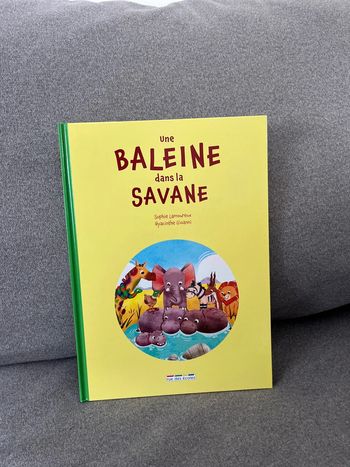 Une baleine dans la savane