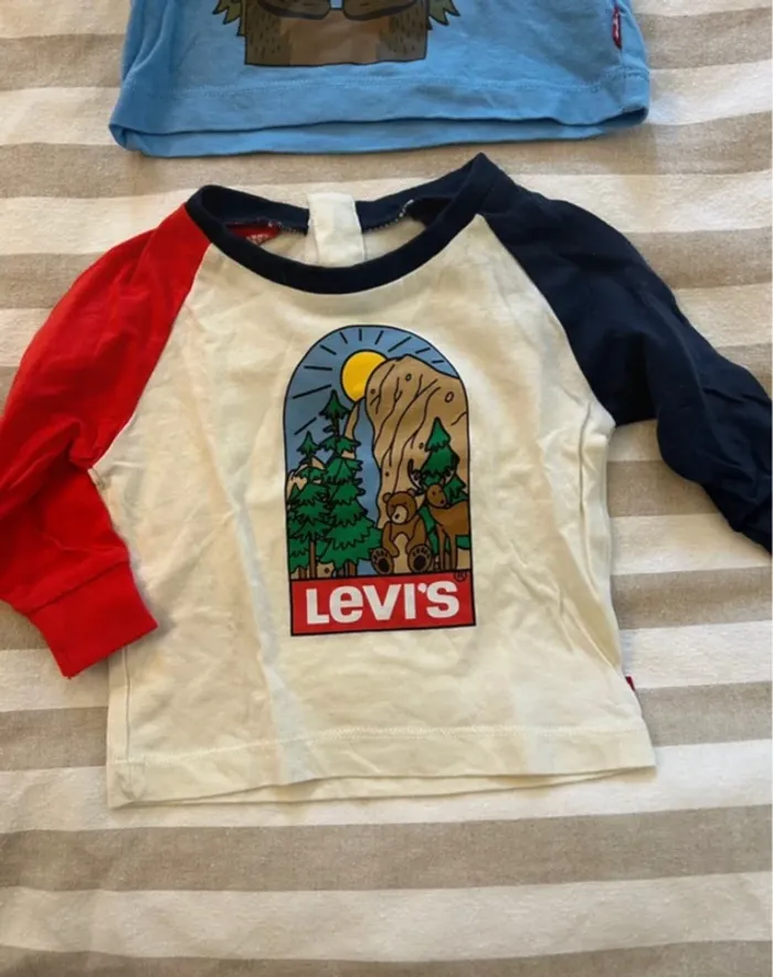 Lot de 2 t-shirts manches longues LEVI’S 3 mois - photo numéro 2