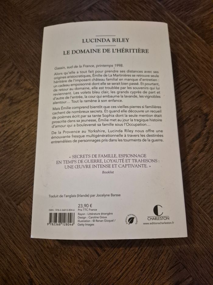 Livre Le domaine de l'héritière de Lucinda Riley - photo numéro 2