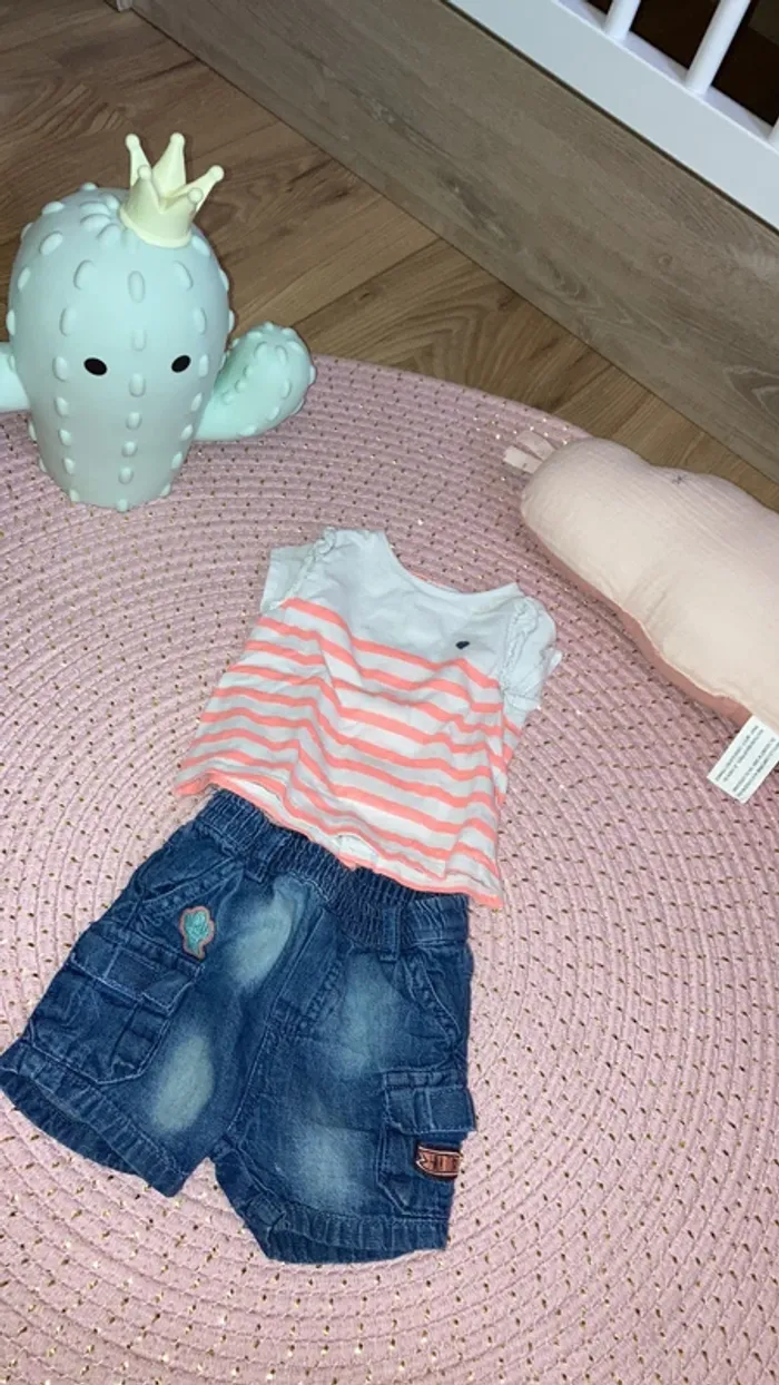 Short tissaia et haut kiabi 3 mois