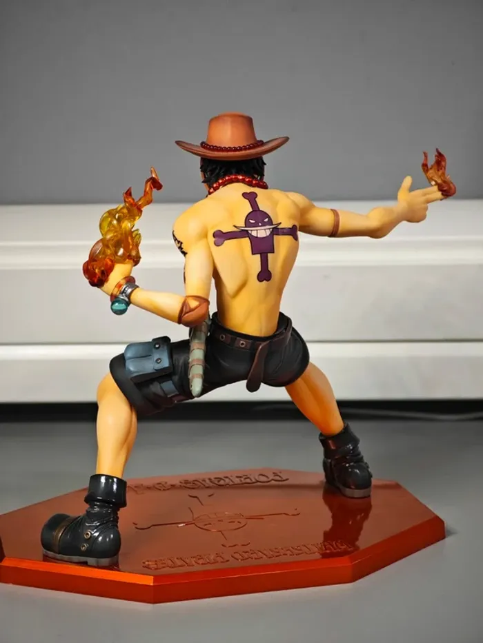 Figurine One Piece : Ace 17cm Megahouse sans boîte - photo numéro 5