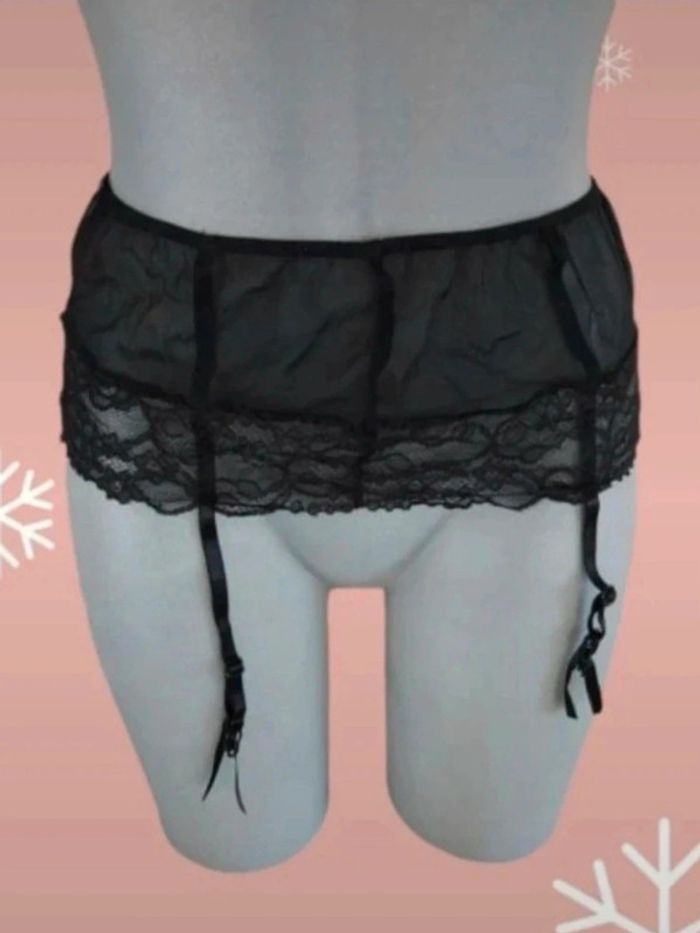 Porte-jarretelles noir en dentelle – Élégant & sexy