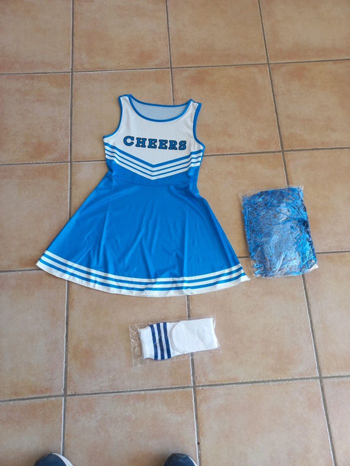 Deguisement Robe pom pom pompom girl avec chaussettes et pompons taille 5-6 ans