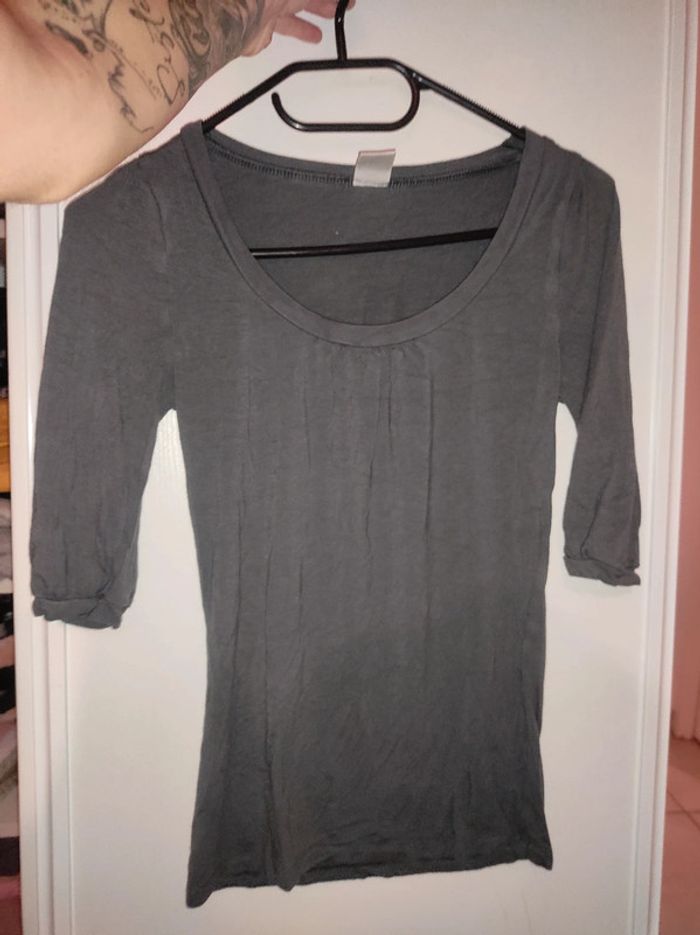 T shirt gris camaieu - photo numéro 5