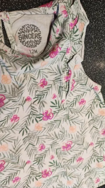 t-shirt + short taille 12 mois