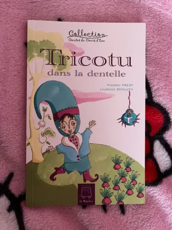 Tricotu dans la dentelle