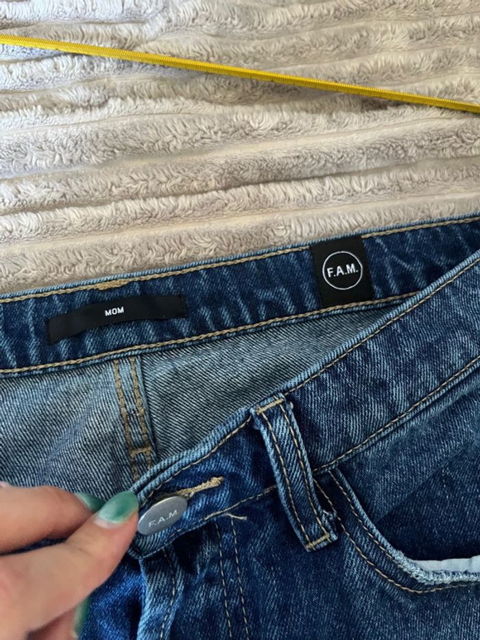 Jean droit F.A.M. taille 30 – coupe Mom - photo numéro 2