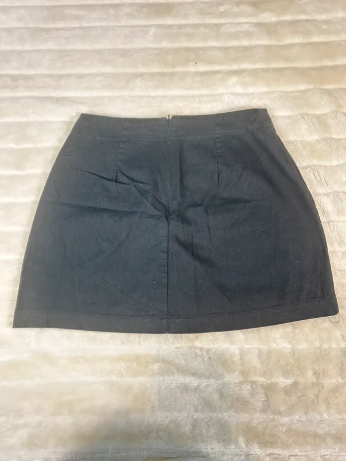 Mini skirt Y2K Missguided noir à broderies flammes – taille S (EU 36) - photo numéro 3