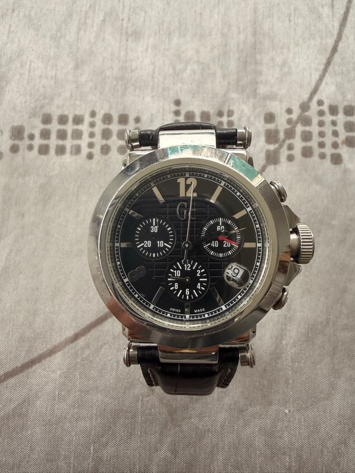 Montre Guess - photo numéro 2