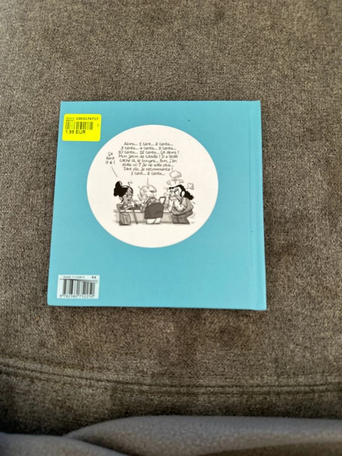 Livre au grand magasin - photo numéro 2