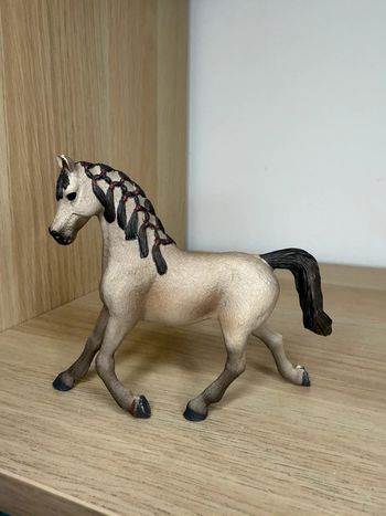 Jument arabe schleich