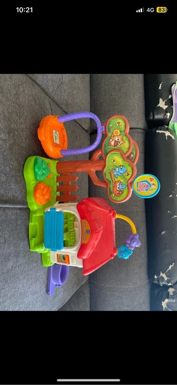 P’tite cabane à surprise tut tut bolides Vtech