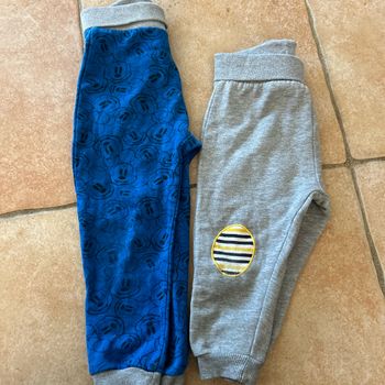 Lot de 2 pantalons Disney  en 6/12 mois