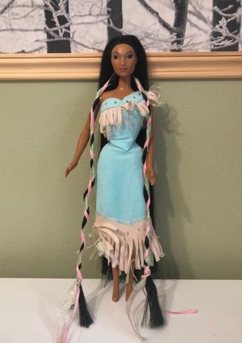 Poupée Barbie princesse Pocahontas de Disney 