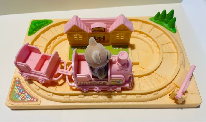Sylvanian petit train et sa gare - photo numéro 4
