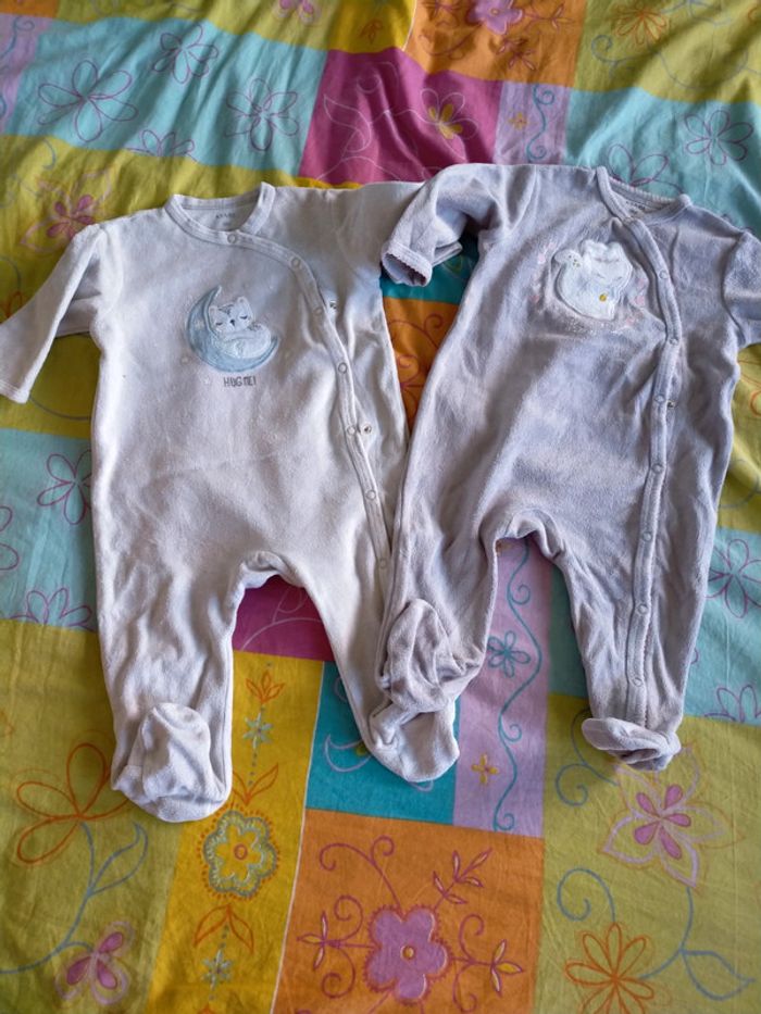 Lot 2 jolis pyjamas 9 mois